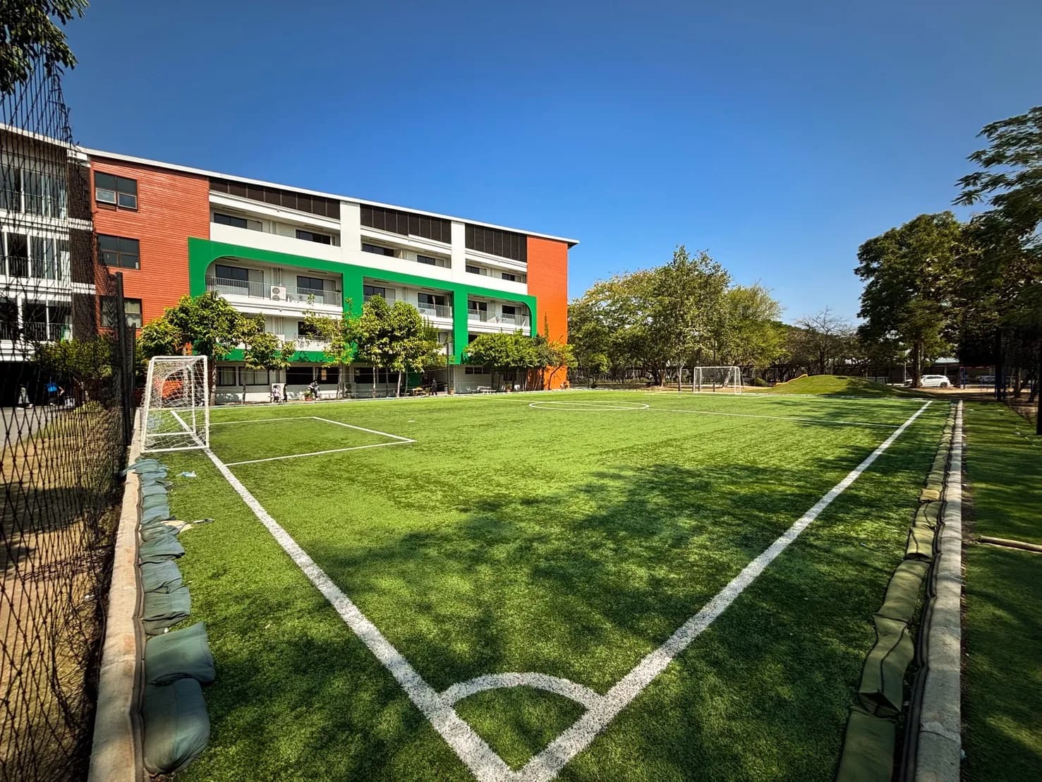 สนามหญ้าเทียมมาตรฐาน FIFA